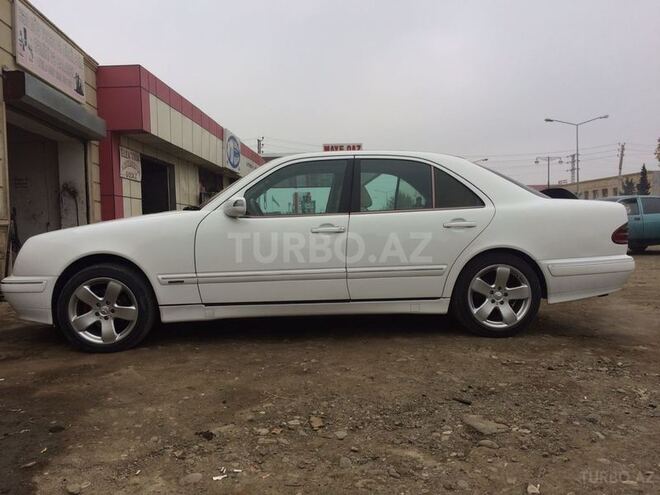 Mercedes E 240 2000, 336,966 km - 2.6 l - Yevlax