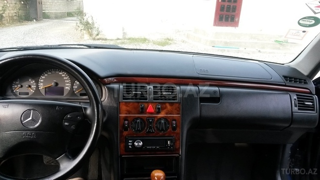 Mercedes E 240 2000, 214,000 km - 2.4 l - Bakı