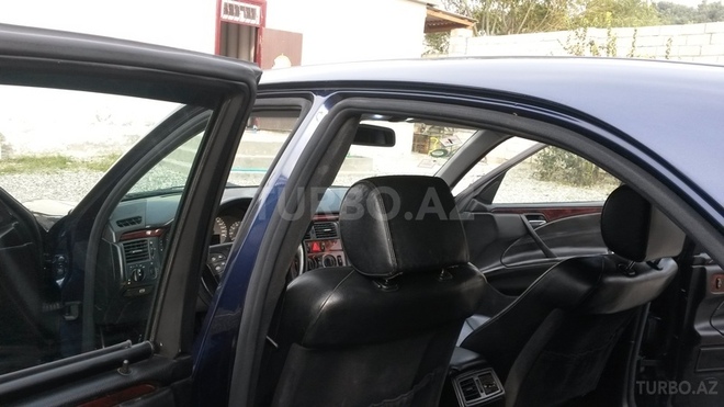 Mercedes E 240 2000, 214,000 km - 2.4 l - Bakı