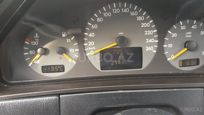 Mercedes E 240 2000, 214,000 km - 2.4 l - Bakı