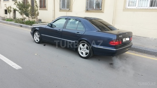 Mercedes E 240 2000, 214,000 km - 2.4 l - Bakı