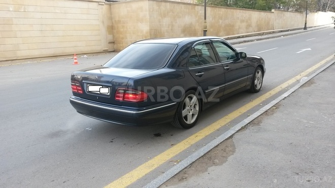 Mercedes E 240 2000, 214,000 km - 2.4 l - Bakı