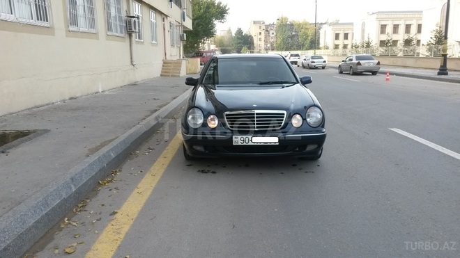 Mercedes E 240 2000, 214,000 km - 2.4 l - Bakı