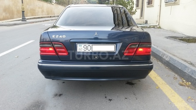 Mercedes E 240 2000, 214,000 km - 2.4 l - Bakı