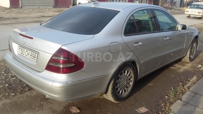 Mercedes E 220 2002, 292,000 km - 2.2 l - Bakı
