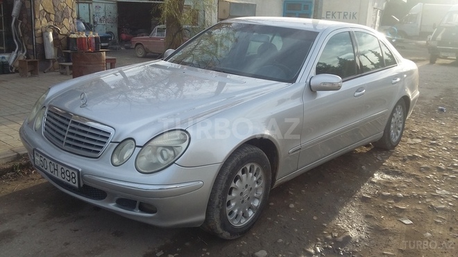 Mercedes E 220 2002, 292,000 km - 2.2 l - Bakı