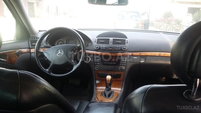 Mercedes E 220 2002, 292,000 km - 2.2 l - Bakı