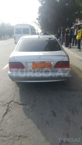 Mercedes E 220 2002, 228,009 km - 2.2 l - Bakı