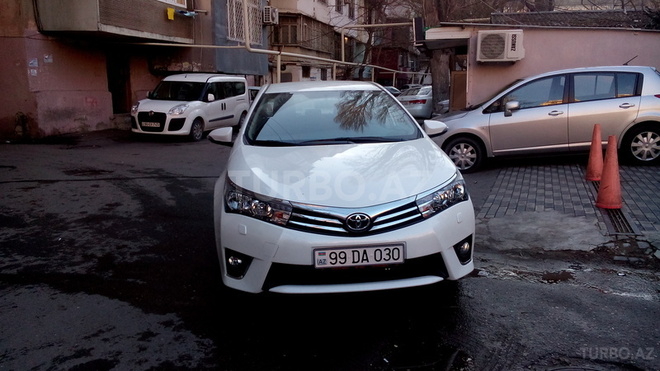 Toyota Corolla 2015, 1,000 km - 1.6 l - Bakı