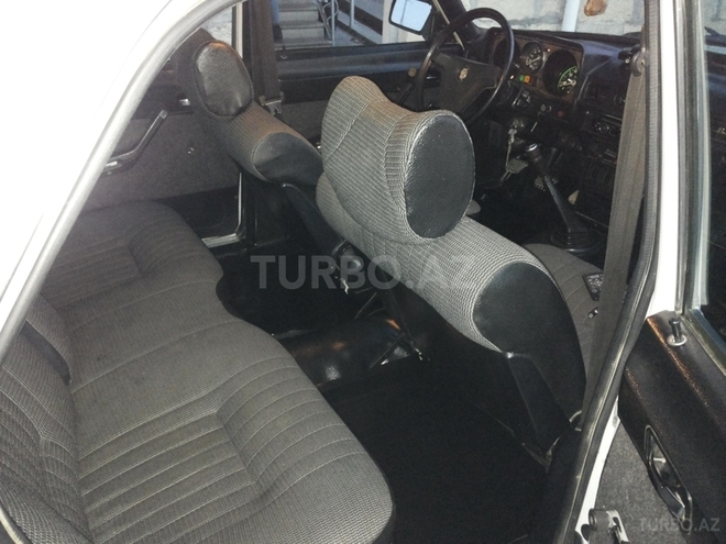 GAZ 24-10 1990, 1,000,000 km - 2.3 l - Qax