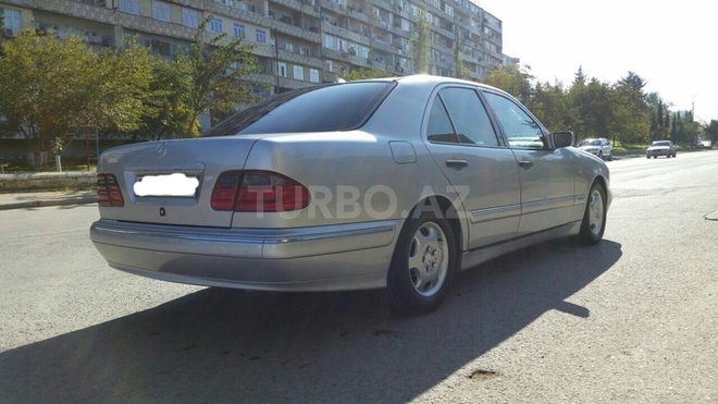 Mercedes E 240 1997, 213,409 km - 2.4 l - Bakı