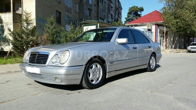 Mercedes E 240 1997, 213,409 km - 2.4 l - Bakı