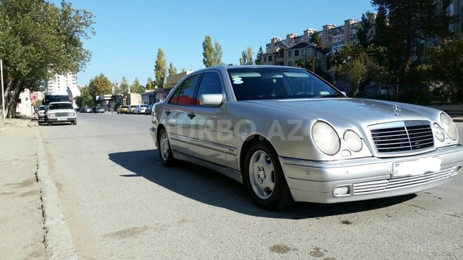 Mercedes E 240 1997, 213,409 km - 2.4 l - Bakı