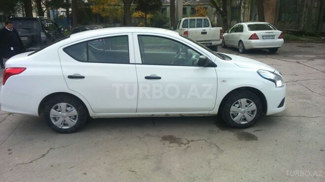Nissan Sunny 2015, 46,600 km - 1.5 l - Bakı