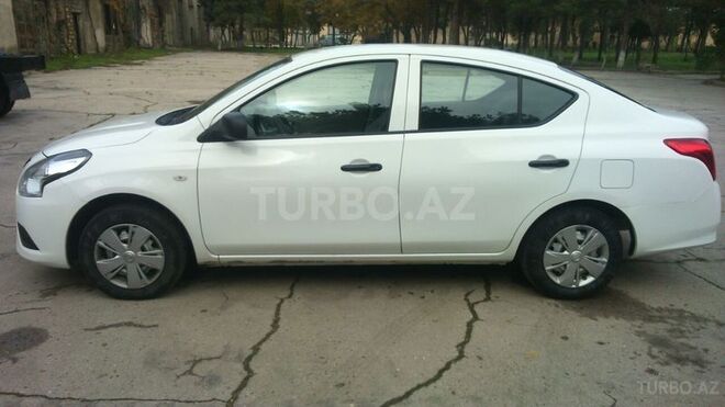 Nissan Sunny 2015, 46,600 km - 1.5 l - Bakı