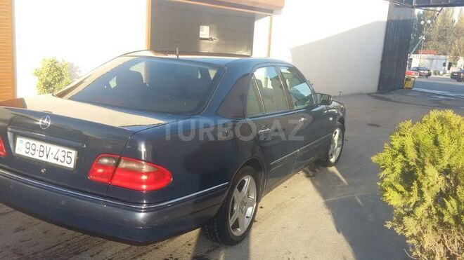 Mercedes E 240 1999, 240,000 km - 2.4 l - Bakı