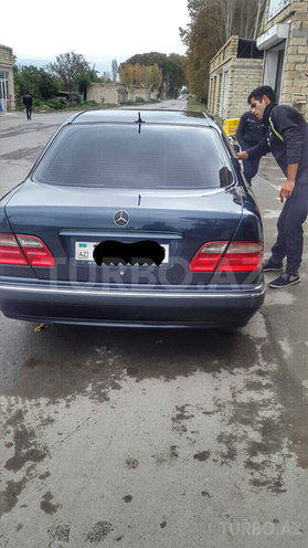 Mercedes E 240 2000, 186,000 km - 2.0 l - Ağdaş