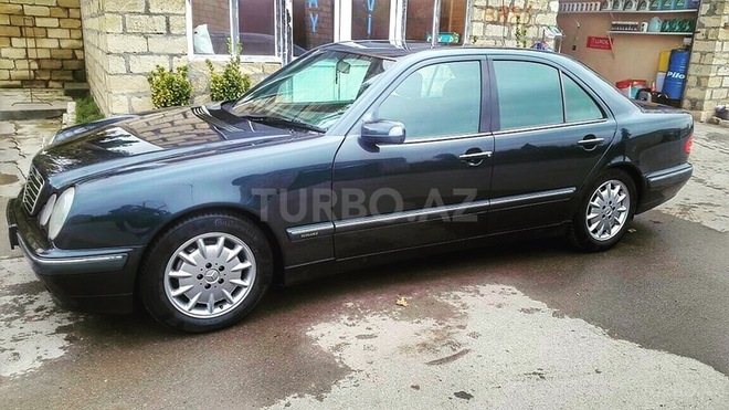Mercedes E 240 2000, 186,000 km - 2.0 l - Ağdaş