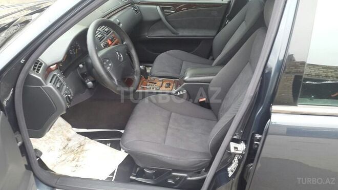 Mercedes E 240 2000, 186,000 km - 2.0 l - Ağdaş