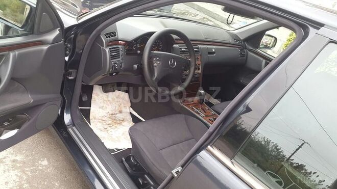 Mercedes E 240 2000, 186,000 km - 2.0 l - Ağdaş