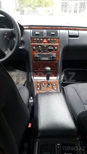 Mercedes E 240 2000, 186,000 km - 2.0 l - Ağdaş
