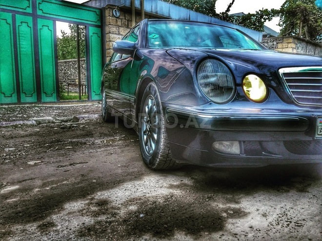 Mercedes E 240 2000, 186,000 km - 2.0 l - Ağdaş