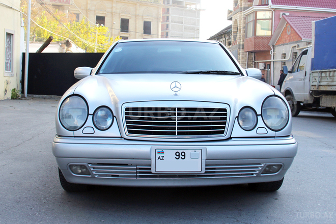 Mercedes E 240 1999, 280,000 km - 2.4 л - Bakı