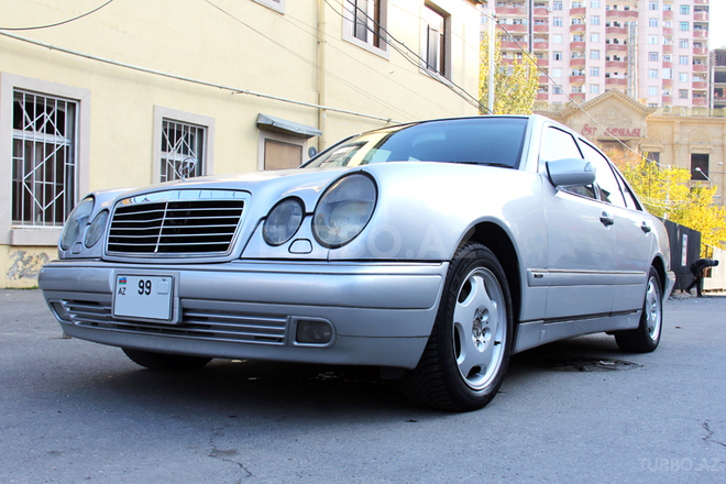 Mercedes E 240 1999, 280,000 km - 2.4 л - Bakı