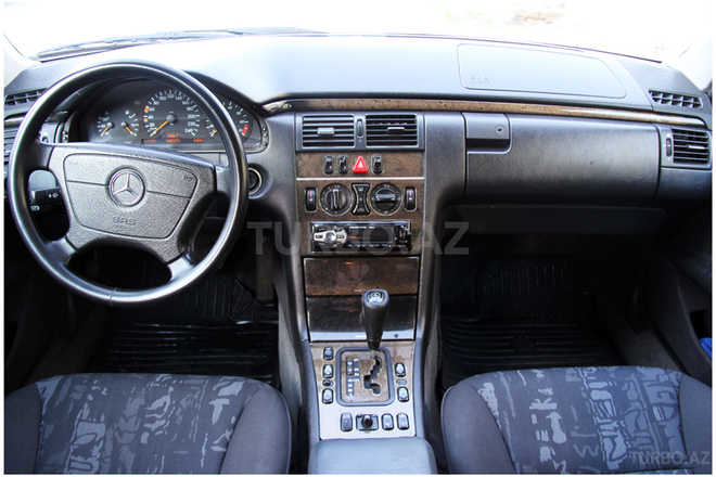 Mercedes E 240 1999, 280,000 km - 2.4 л - Bakı