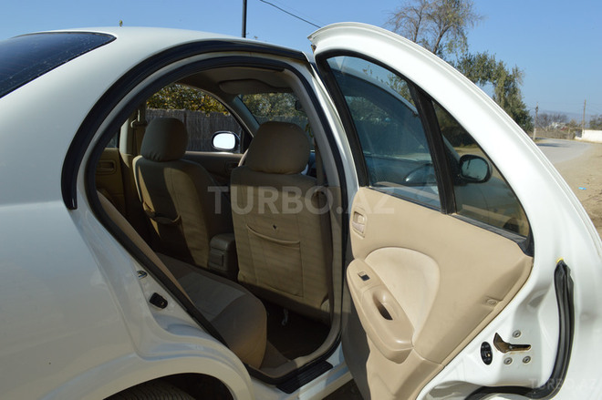 Nissan Sunny 2010, 102,000 km - 1.6 l - Bakı