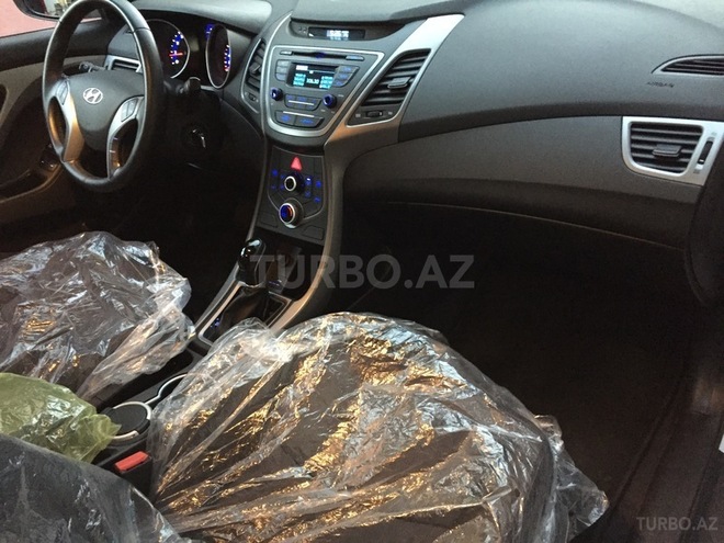 Hyundai Elantra 2015, 6,300 km - 1.6 l - Bakı