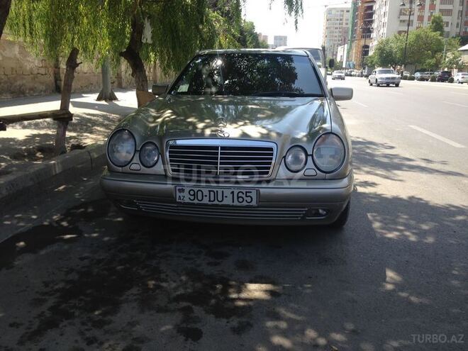 Mercedes E 230 1996, 220,000 km - 2.3 l - Bakı