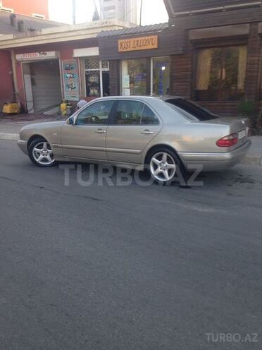 Mercedes E 230 1996, 220,000 km - 2.3 l - Bakı