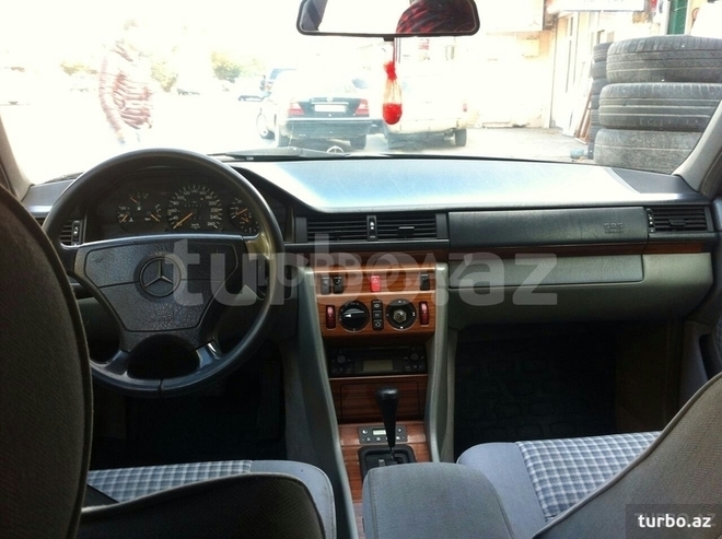 Mercedes E 280 1995, 350,000 km - 2.8 l - Bakı