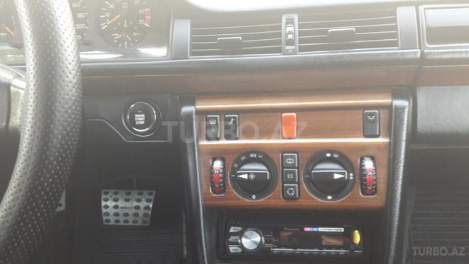 Mercedes E 230 1991, 145,000 km - 0.3 л - Tovuz