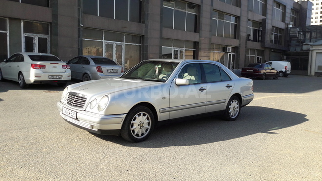 Mercedes E 320 1998, 253,000 km - 3.2 л - Bakı