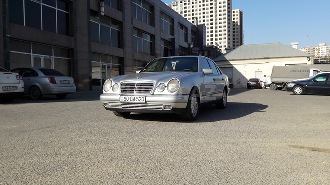 Mercedes E 320 1998, 253,000 km - 3.2 л - Bakı