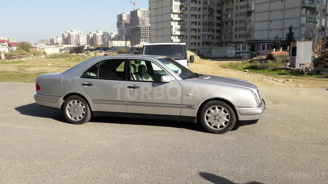 Mercedes E 320 1998, 253,000 km - 3.2 л - Bakı