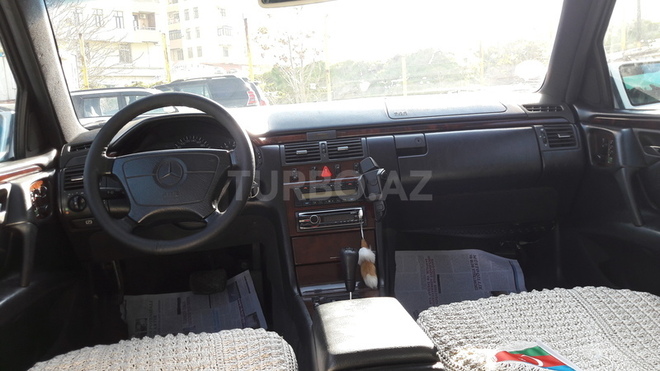 Mercedes E 320 1998, 253,000 km - 3.2 л - Bakı