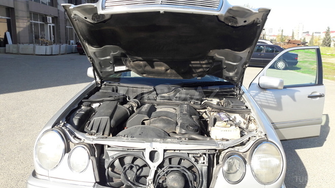 Mercedes E 320 1998, 253,000 km - 3.2 л - Bakı