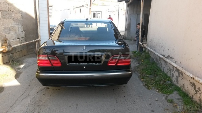 Mercedes E 270 1999, 250,000 km - 2.7 l - Bakı