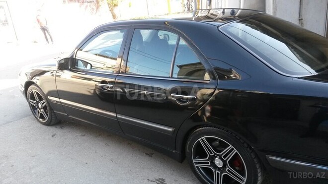 Mercedes E 270 1999, 250,000 km - 2.7 l - Bakı