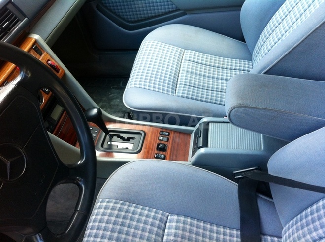 Mercedes E 280 1995, 365,555 km - 2.8 l - Bakı