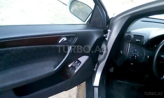 Mercedes C 200 2001, 254,000 km - 2.0 л - Bakı