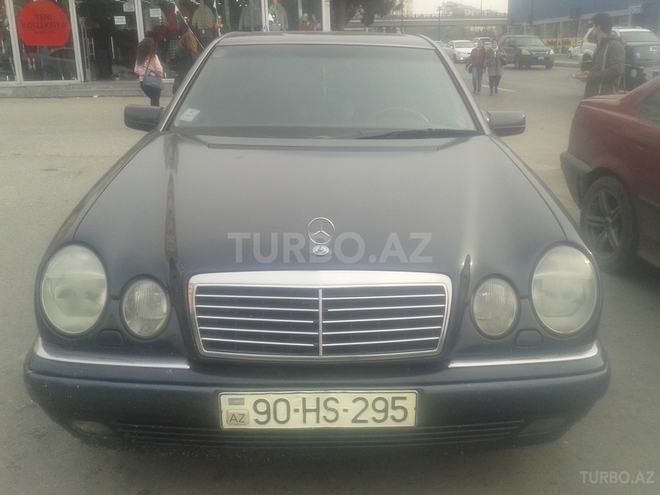 Mercedes E 230 1997, 300,000 km - 2.3 л - Bakı