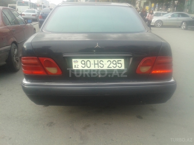 Mercedes E 230 1997, 300,000 km - 2.3 л - Bakı