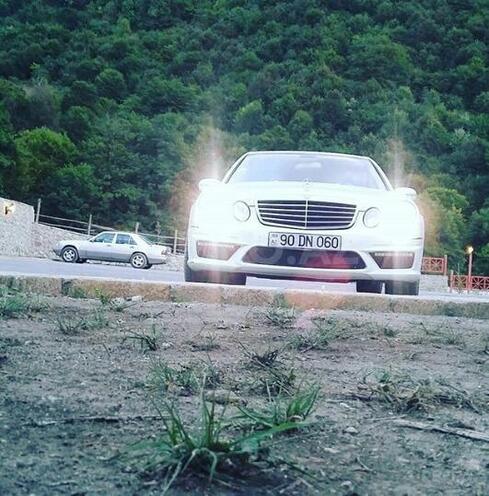Mercedes E 350 2006, 129,950 km - 3.5 l - İsmayıllı