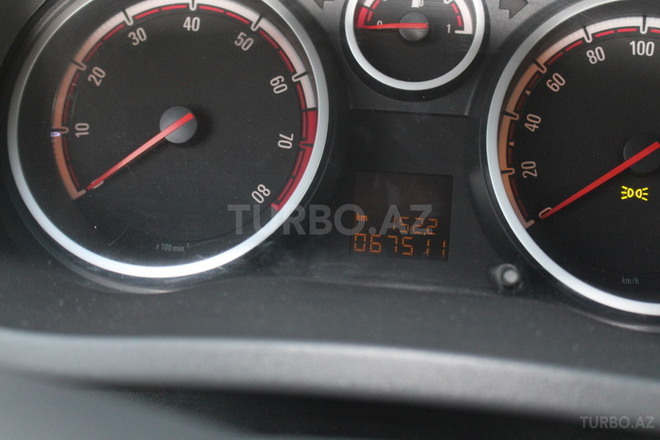Opel Corsa 2013, 67,000 km - 1.4 л - Bakı