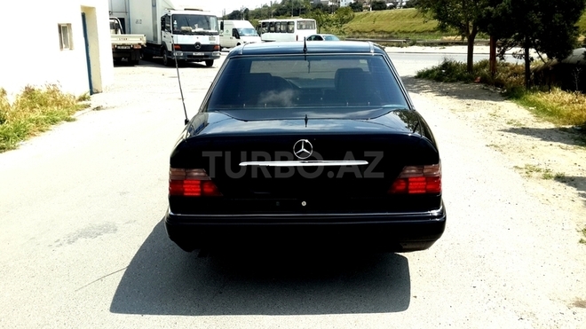 Mercedes E 280 1994, 409,000 km - 2.8 l - Bakı