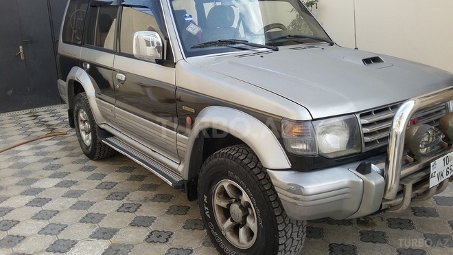 Mitsubishi Pajero 1996, 270,000 km - 2.8 l - Bakı